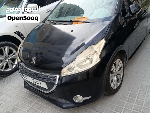 بيجو 208 /2014 جيد ماشيه 198000km نضيف