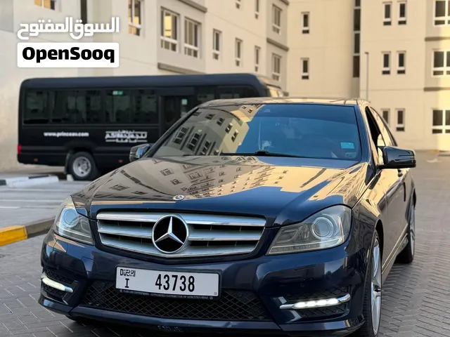 مرسيدس C200 خليجي توب نظافة مسرفسه مو محتاجه شي سيارة متكلف عليه وعلي نظافته مفاتحين وكالة ودفاتر