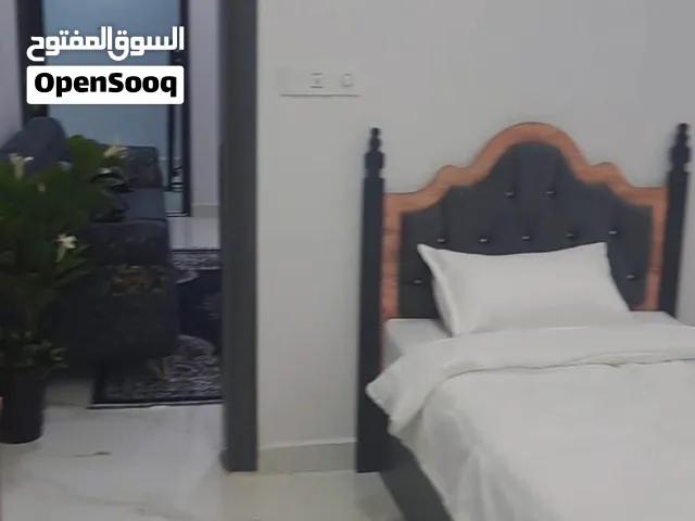 شقة موئثثه الجنينه شارع السوق