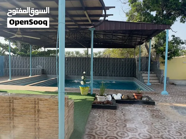 استراحة بحوض كبير في صحم