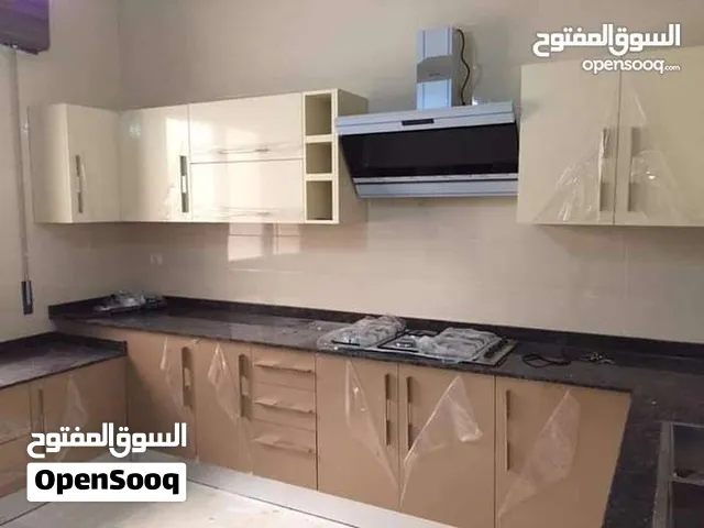 فني مختص فك وتركيب وصيانة المطابخ والديكورات 55433