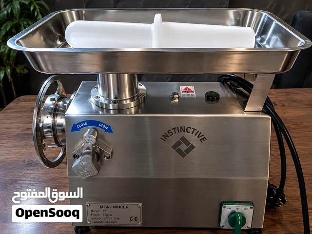 ماكينة فرم لحمة مستعملة  السعر قابل للتفاوض