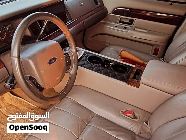 تكاية // كراون فكتوريا & جراند ماركيز