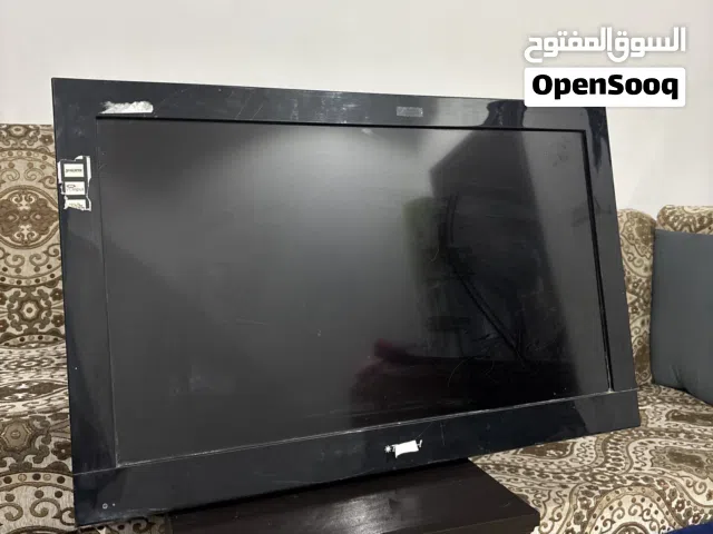 الشاشة نظيفة ما فيها أي خوش بشاشة من قدام