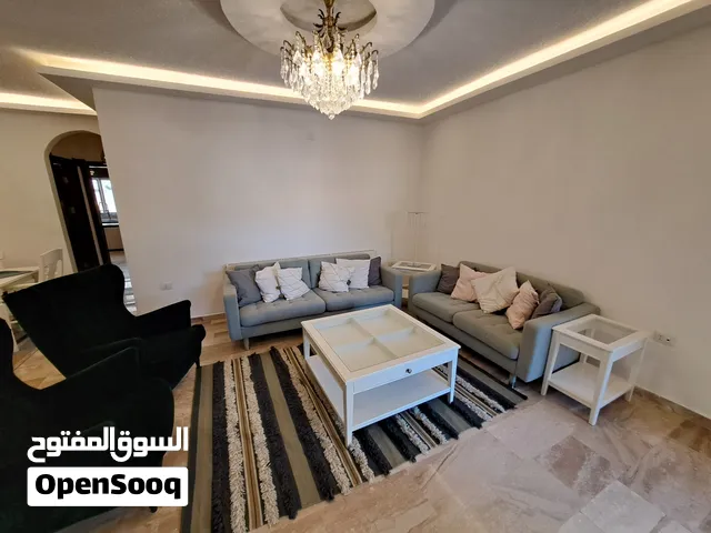 شقة ارضيه سوبر ديلوكس مفروشة للإيجار 3نوم 3حمامات صالون ومطبخ منفصل ومعيشه غرفة شغاله حديقه وتراس