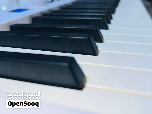 بيانو 88 مفتاح مستعمل شهر فقط وقابل للطوي