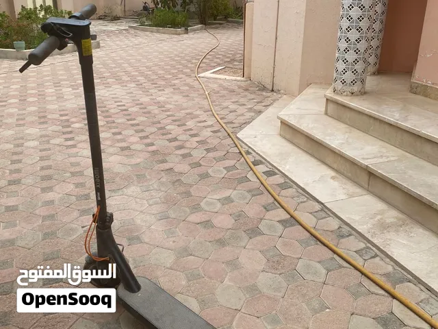 سكوتر مستعمل موديل 2025 بمحرك 250 سي سي بحالة جيدة