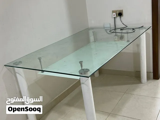 للبيع طاوله مع كوجات