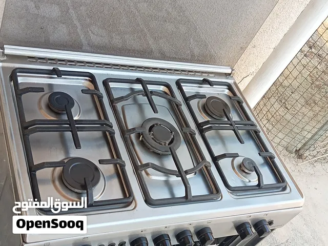 فرن وغاز من شركة وستبوينت(westpoint) 5شعلة وشواية.حالته ممتازة مطلوب 70 ريال