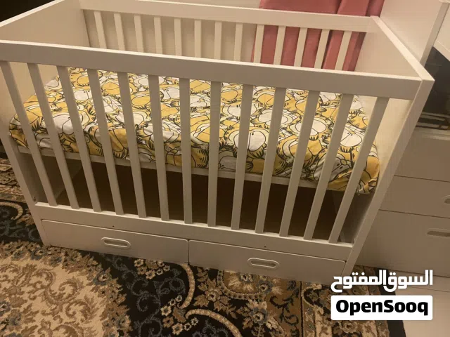 Baby crib for sale