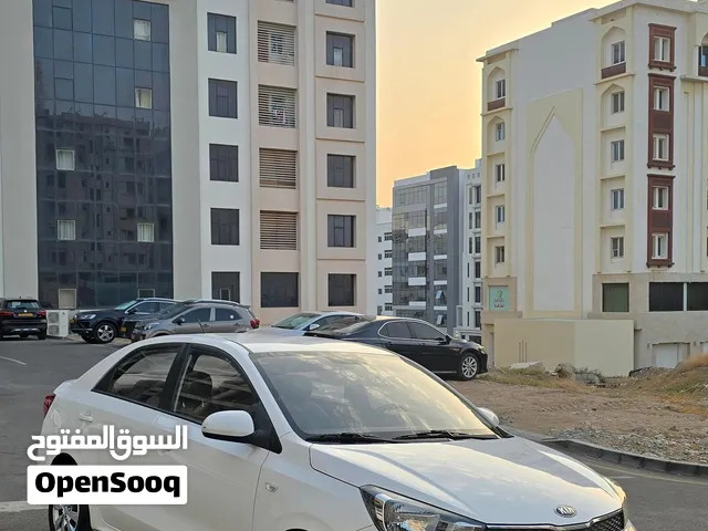 Sedan Kia in Muscat