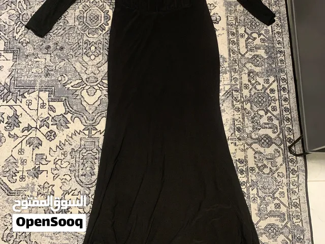 فستان سهرة لون اسود /استعمال مرة واحدة