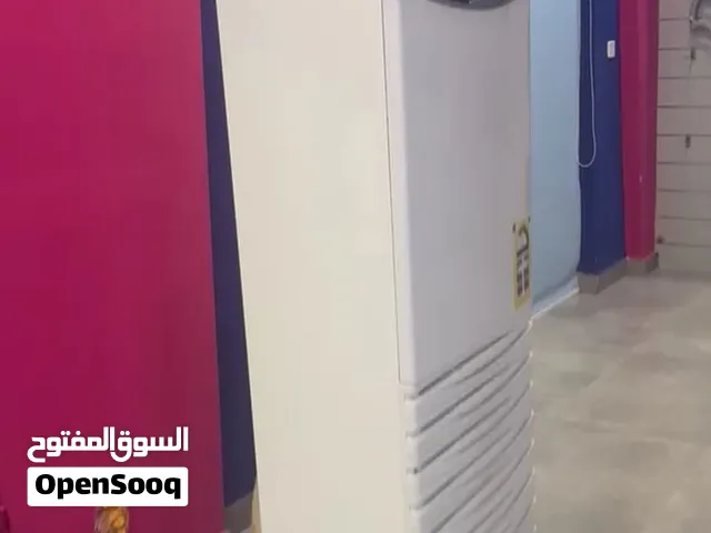 للبيع 3 مكيفات دولابي 2 كارير 48.000 Btu للواحد وكلفينيتور بقدره 43.000 Btu جدة