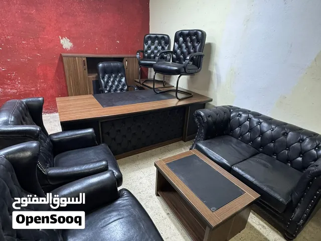 أثاث مكتبي مستعمل بأسعار مميزة