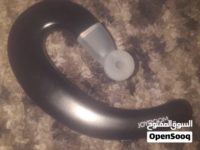 سماعة بلاثوث مطوره تركيب علي اي جهاز نقال جميله وانيقه