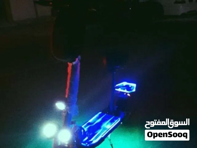 سكوتر وحش للبيع مستعجل 48 فولت 2500 واط يمشي 60 و يمشي 30 كيلو متر ما فيه شي بس شغل و امشي للبيع