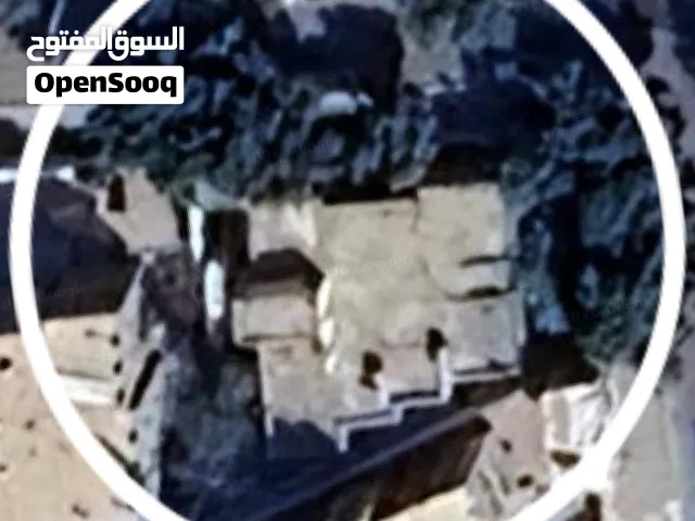 فيلا فاخرة للإيجار على شارعين في الحي السياسي (حي السفارات) جوار عياده باناجه بالضبط
