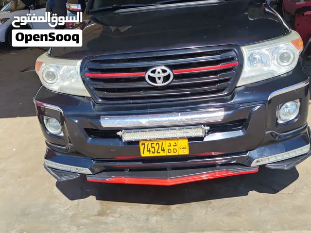 تويوتا لاند كروزر موديل 2010 vxr الموتر امورو طيبه بحاله ممتازة  تم تغير جميع القطع الاستهلاكيه وكال