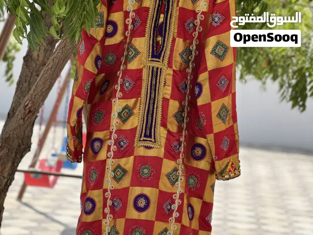 للبس عماني اصيل بجميع مستلزماته