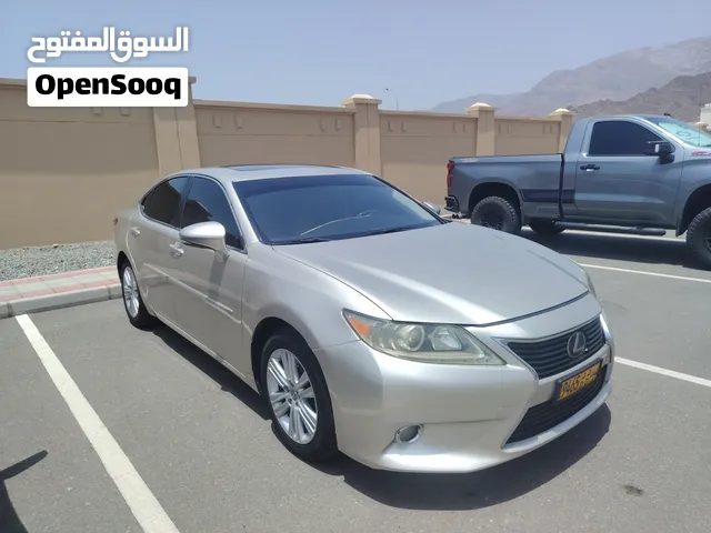 لكزس موديل 2013 es350 بحالة ممتازة جدا