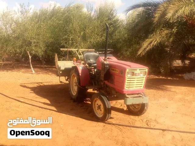 جرار زراعي صغير بحالة ممتازة