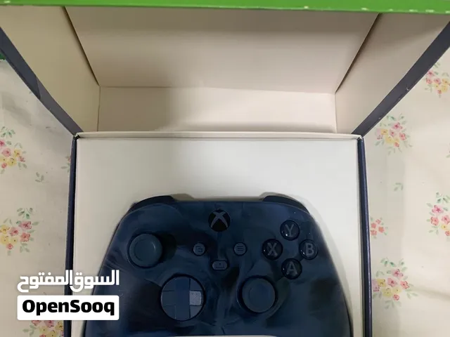 Xbox controller with box good condition