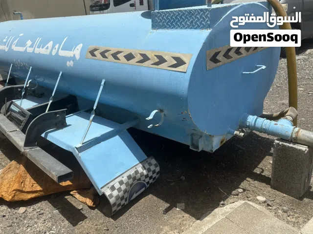 تنكر صهريج ماء للبيع مستخدم فترة بسيطة