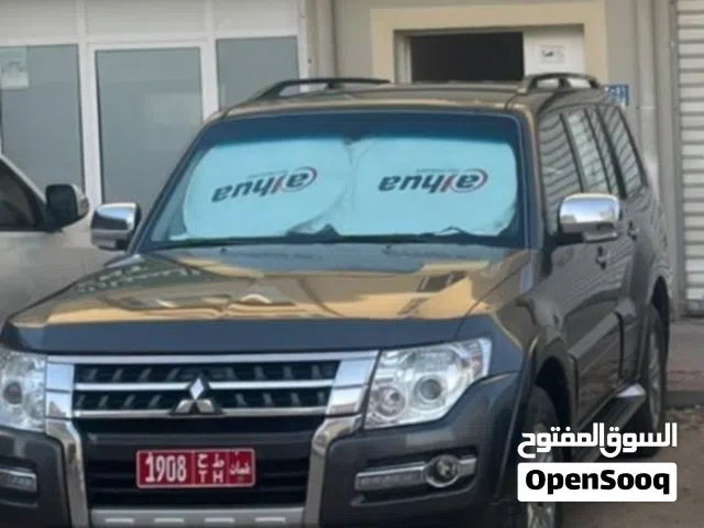 Sedan Toyota in Muscat