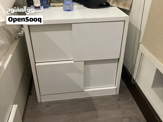 طاولة جانبية  Side Table