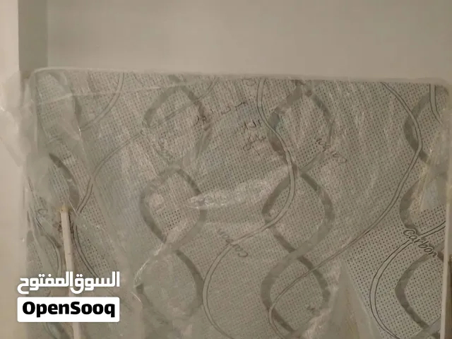 فراش ايطالي استعمال نظيف ...160*190 قاعد بنايلوه