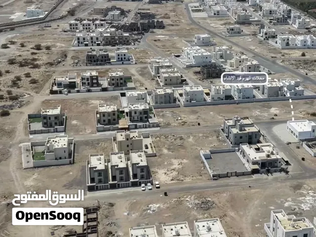 أنا المالك 3 ارضي سكنية في بركاء منطقة الهرم خلف المحكمه