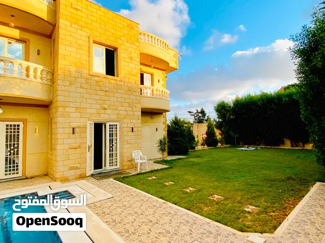 استمتع بإقامة مميزة في فيلا مستقلة مفروشة بالكامل في كينج مريوط – الإسكندرية! بتدور على مكان واسع