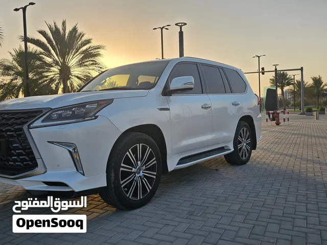 لكزس استيشن LX570 موديل 2019 محول الى 2022 نظيفه قطعت 100000 ألف كم