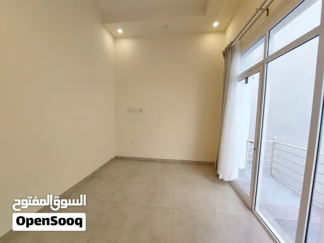 فرصة مميزة للسكن للموظفات والعوائل في الخوض السابعه السعر شامل