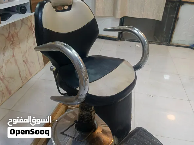 كرسي حلاقة نضيف
