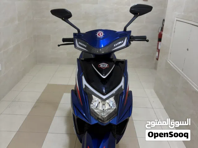 اسكوتر كهرباء. جديده استعمل أسبوع تقريبن سعره 240وقابل