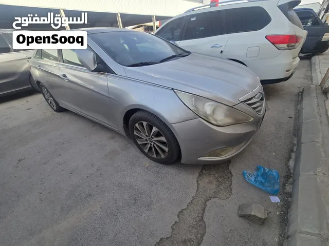 للبيع سوناتا 2014مكينة جديد مغير اصفار