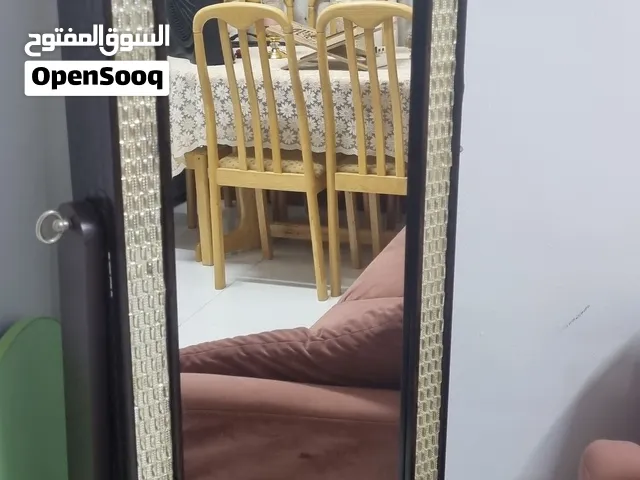 خزانة اكسسوارات بحالة ممتازة جدا