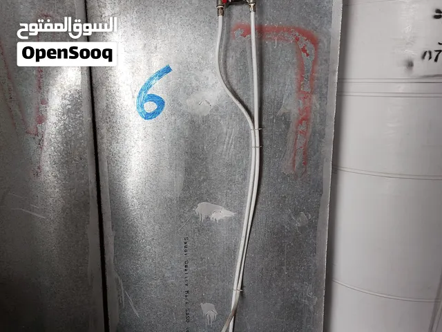 للبيع خزان 2 متر عامودي ممتاز نظيف