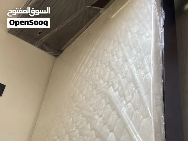 غرفة نوم زوجية مستعمله استعمال خفيف نظيفة ومرتبة