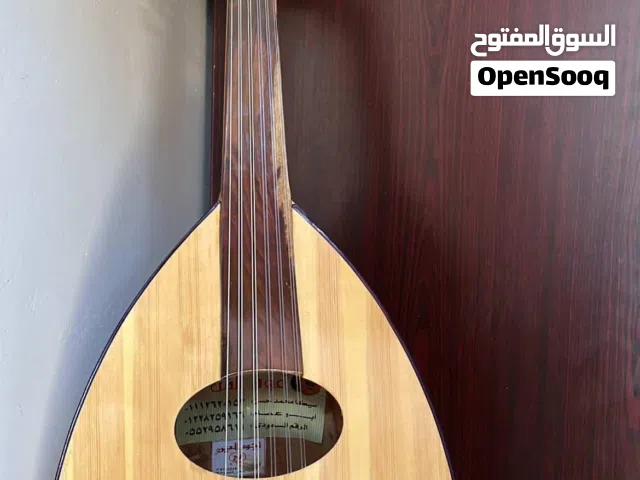عود مصري جديد مع ملحقاته مثل شنطه للحمايه والاوتار جدد تركيه للبيع ب35 قابل للتفاوض بحدود المعقول
