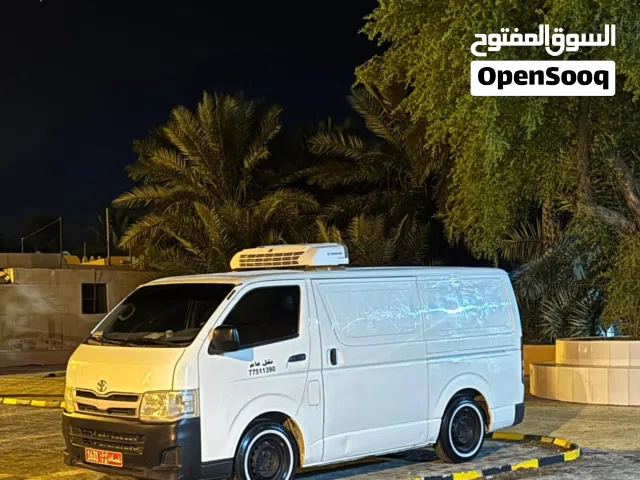 شاحنة مغلقة (براد + تجميد) للأجار اليومي مع السائق