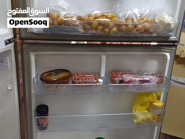 ثلاجه نوع هانسس بحاله الوكاله بحاجه فقط لماتور 625 لتر