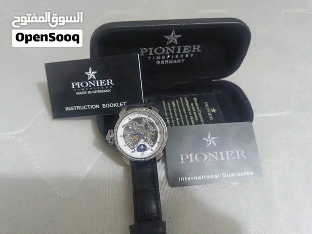 ساعة رجالية فاخرة من ماركة Pionier الألمانية (موديل Copernicus GM-501).