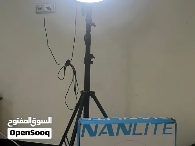 رنگ لايت وستاند ومرايا  الستاند ب30 الرنگ لايت ب150 عملية وتفيد التصوير وكلش نظيفة ماعندي توصيل