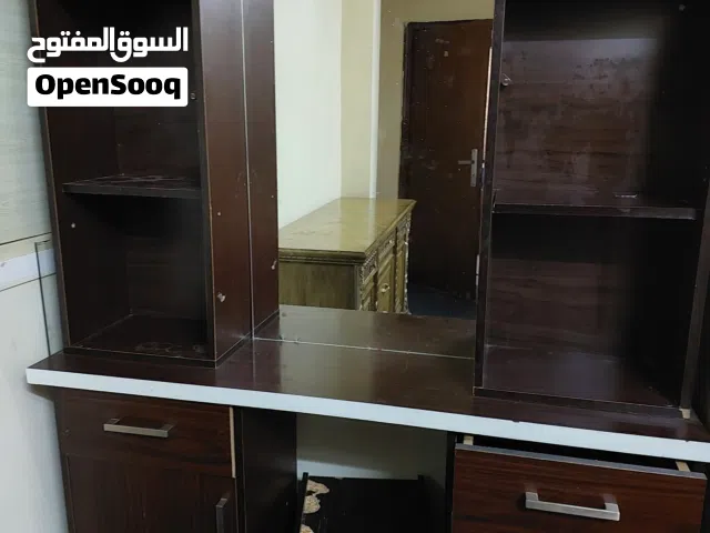 dressing table in good condition