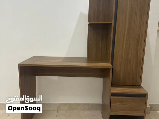 مكتب في حالة جيدة