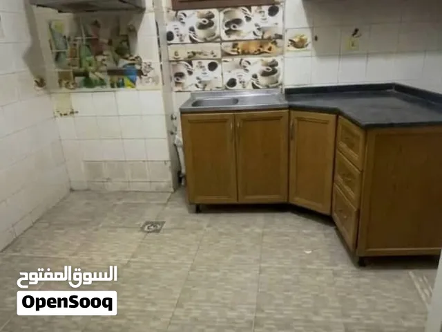 شقه للايجار خدمي او سكني حتي عزابه عادي