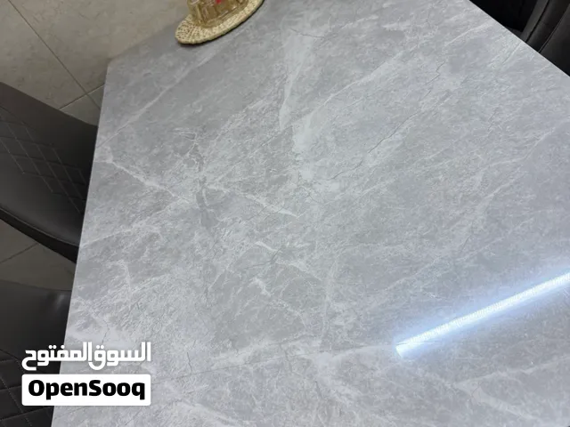 ميز طعام مع مبردة للبيع