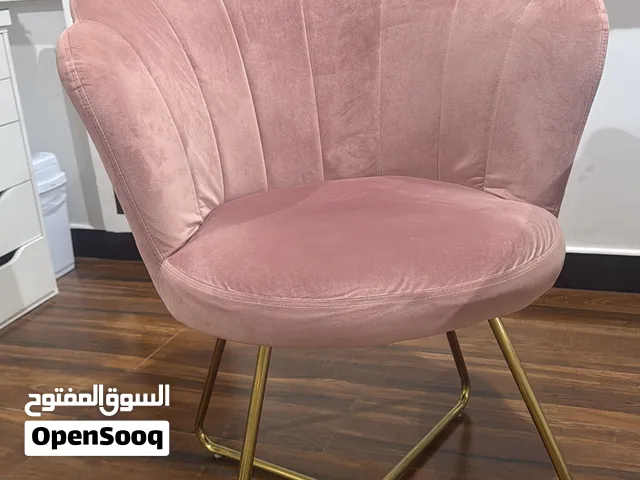 Pink steel shell-style vanity chair